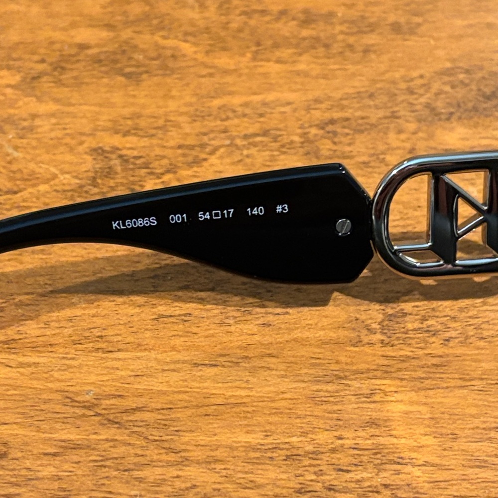 New in case Karl Lagerfeld Black Sunglasses - Picture 3 of 6